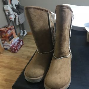 Airwalk boots size 6.5